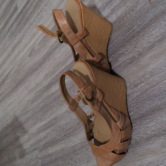 Pure Alfred Sung wedges - Picture 4 of 5